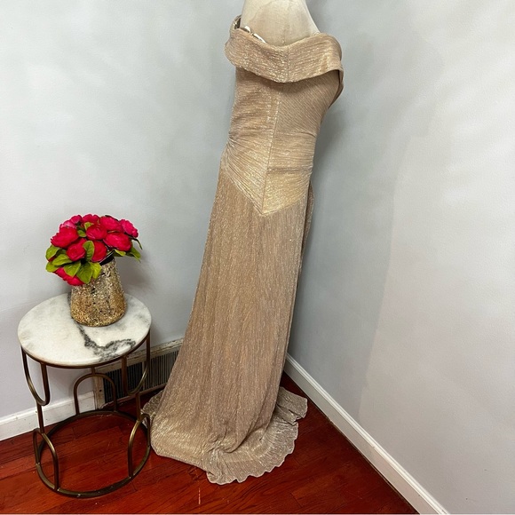 XSCAPE Gold Off Shoulder Short Sleeve Cascading Ruffle Full-Length Formal Gown - Picture 12 of 13